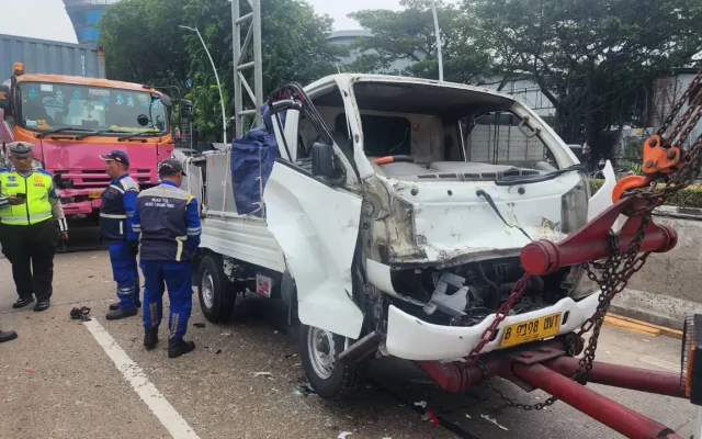 Kecelakaan Beruntun 4 Kendaraan di Tol Tanjung Priok