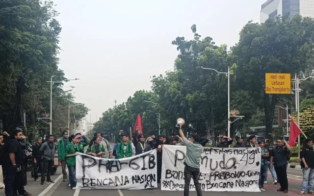 Demo Mahasiswa di Monas Tuntut Karhutla Jadi Bencana Nasional