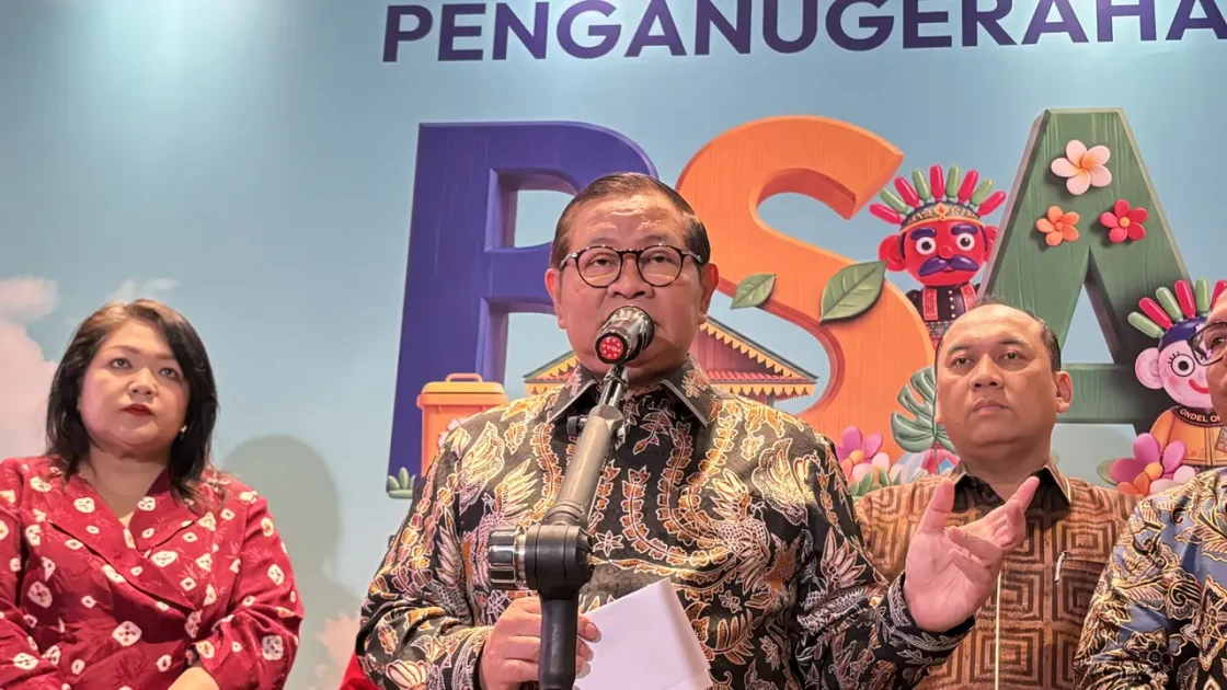 Hadiah Istimewa Pramono untuk 10 Lurah Finalis Benyamin S Award
