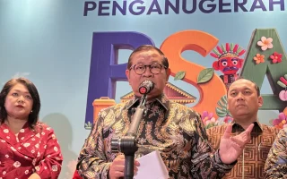 Hadiah Istimewa Pramono untuk 10 Lurah Finalis Benyamin S Award
