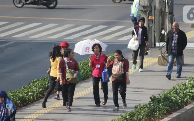Biaya Modifikasi Cuaca di Jakarta Capai Rp140 Juta Per Terbang