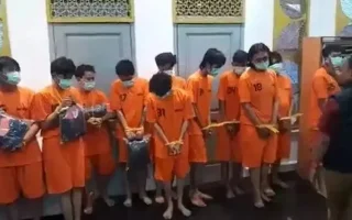 12 Perusuh Demo di Malang Ditangkap Bawa Bom Molotov dan Narkoba