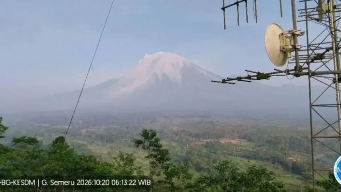 Tiga Gunung Api Berstatus Siaga, BNPB Rilis Imbauan Waspada