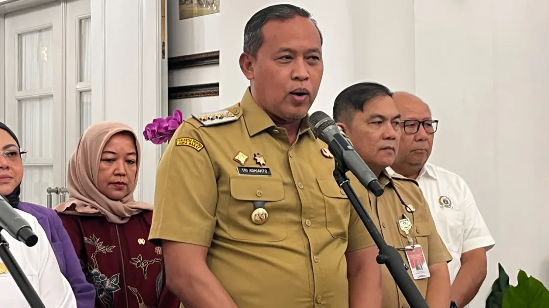 Target Walkot Bekasi Bangun 2 Halte Usai Disinggung Pramono