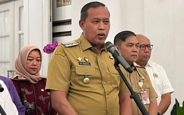 Target Walkot Bekasi Bangun 2 Halte Usai Disinggung Pramono