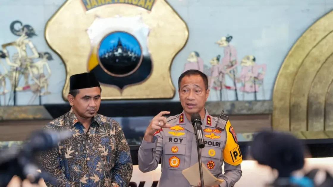 Polisi Geledah Persembunyian Eks Napiter, Sita Senjata Tajam