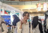 Server Restoran di Jakarta Berburu Kerja di Job Fair