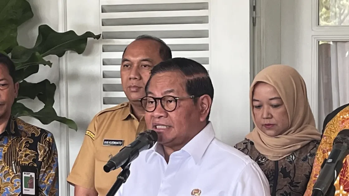 Pramono Pastikan Penataan dan Pembongkaran JPO Jakarta
