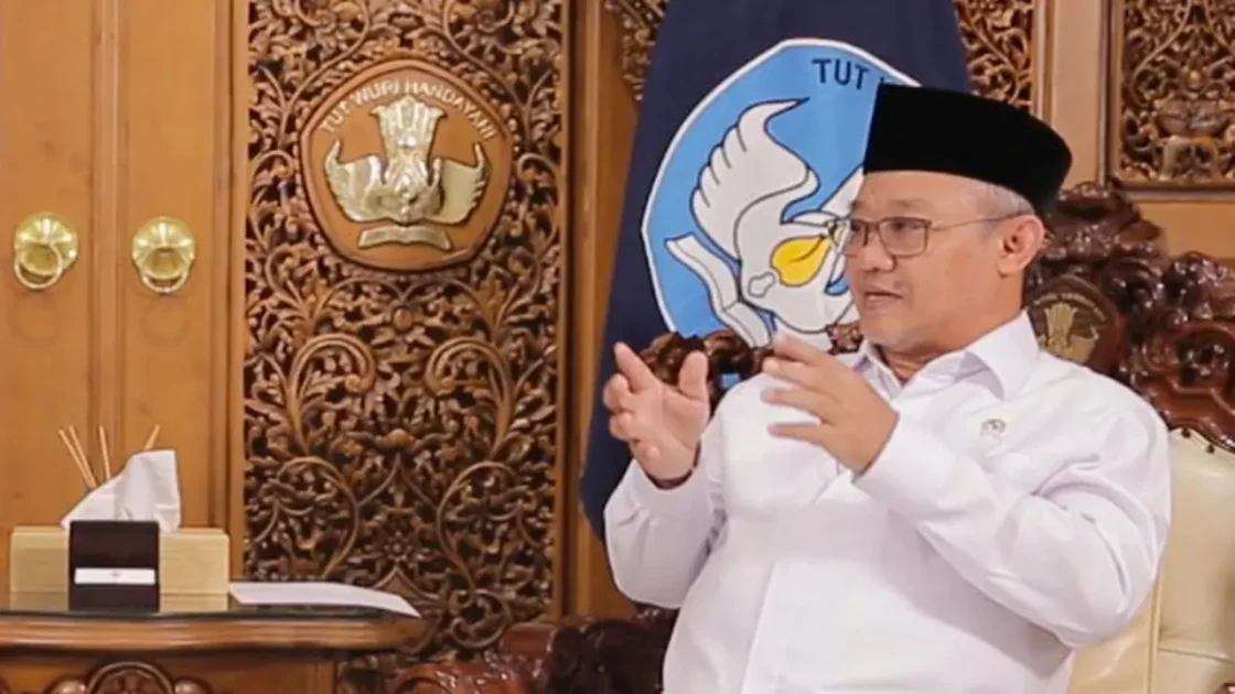 Mendikdasmen Bocorkan Dua Kado Spesial Hari Guru Nasional