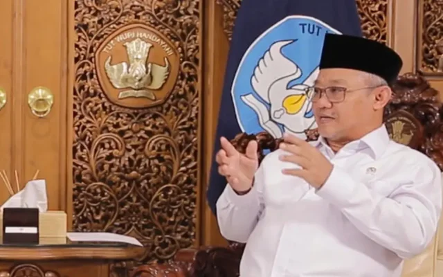Mendikdasmen Bocorkan Dua Kado Spesial Hari Guru Nasional