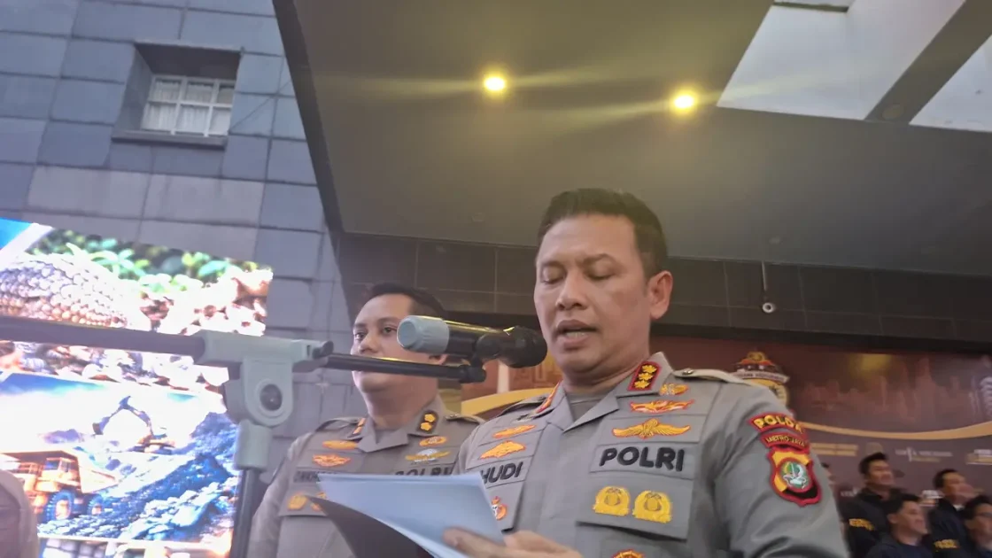 Sutradara Dandhy Laksono Dipanggil Polisi Terkait Film Pesta Babi