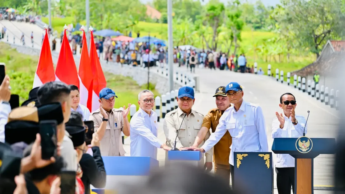 Seskab Teddy Paparkan Capaian 2 Tahun Pemerintahan Prabowo
