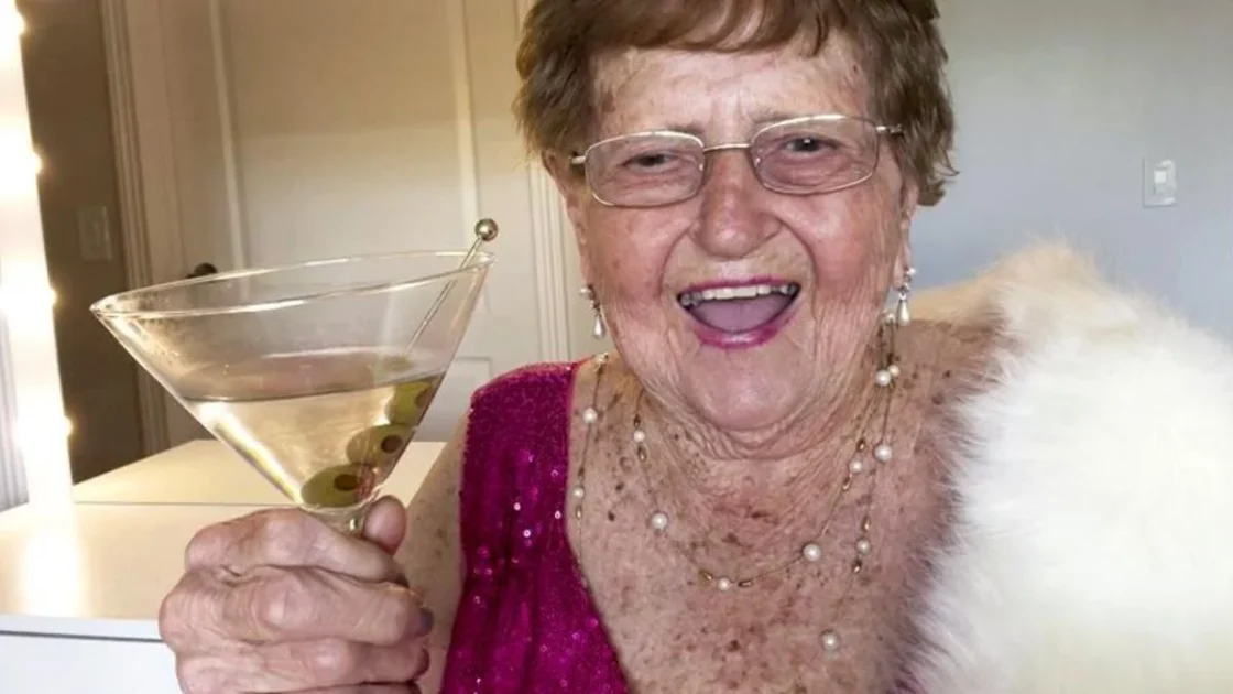 Kisah Nenek 96 Tahun yang Punya 15 Juta Pengikut di TikTok