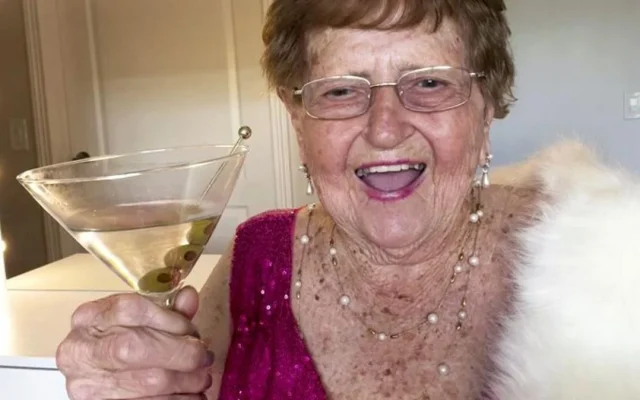 Kisah Nenek 96 Tahun yang Punya 15 Juta Pengikut di TikTok
