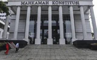 MK Putuskan Kepala Daerah Didakwa Pidana Berhenti Sementara