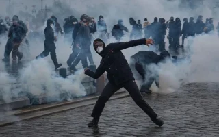 Ratusan Orang Ditangkap dalam Demo Massal di Prancis