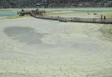 Danau Kawah Putih Ciwidey Menyusut 40 Persen Akibat Kemarau