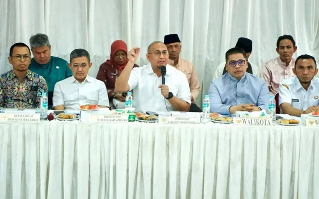 Dirut Hutama Karya Puji Andre Rosiade Kawal Tol Sicincin-Bukittinggi