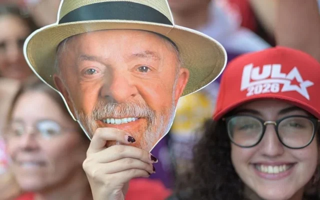 Lula Kembali Jadi Presiden Brasil Berkat Kampanye WhatsApp