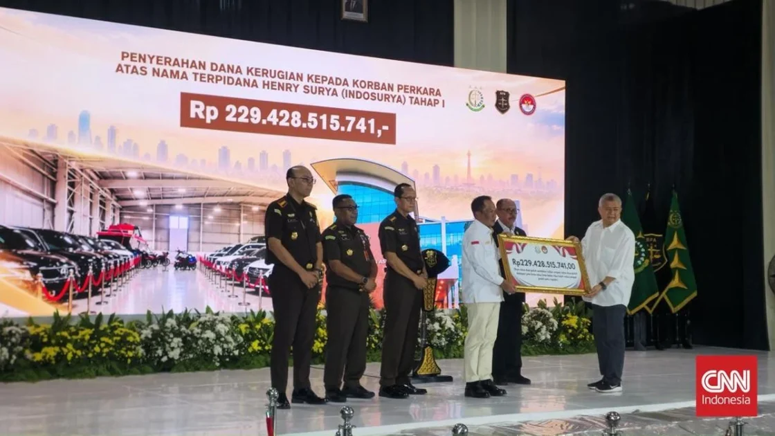 Kejagung Serahkan Dana Ganti Rugi Korban Indosurya Rp229 Miliar