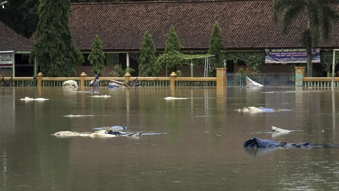 Banjir dan Longsor Terjang Banyumas, 3 SD Ikut Terdampak