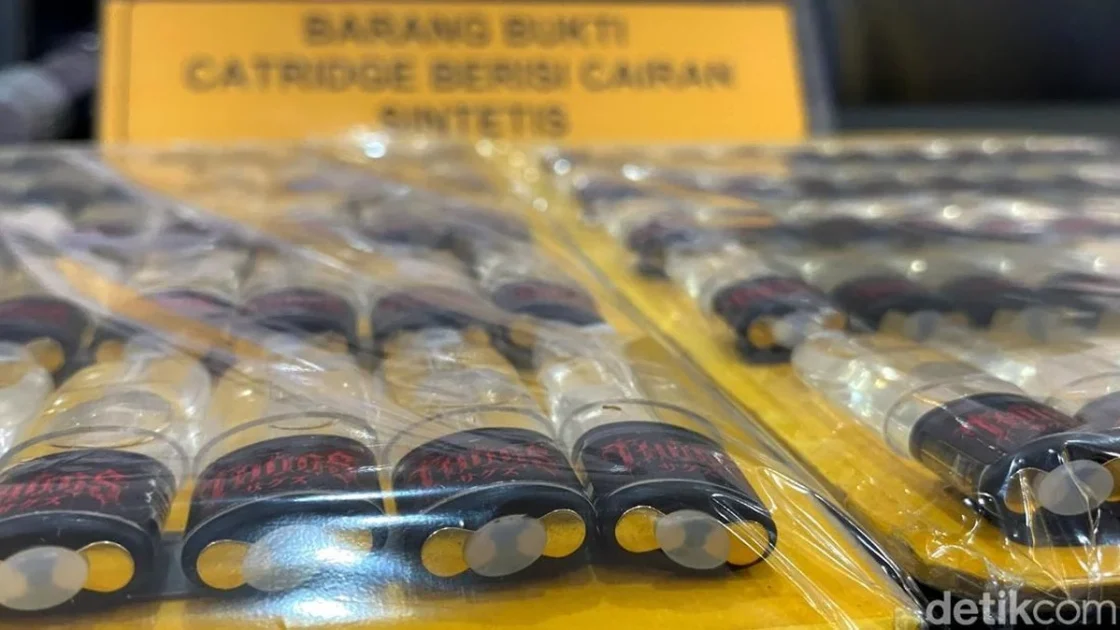 Komisi III DPR Dukung Kapolri Larang Total Peredaran Vape