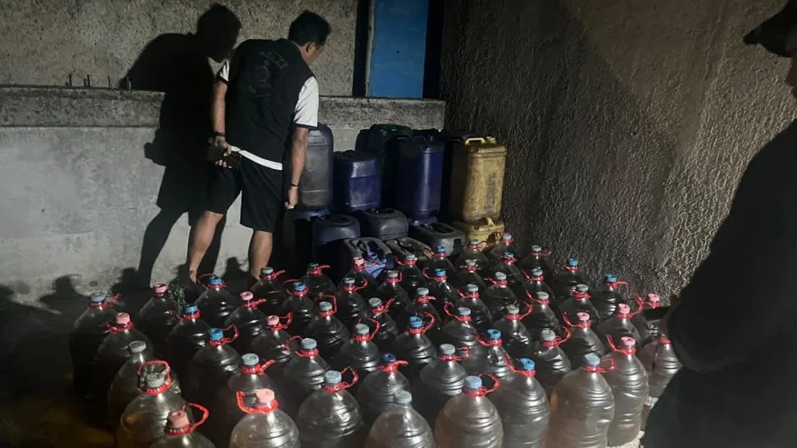 Bareskrim Bongkar Sindikat Penimbun Solar Subsidi di Bandung