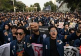 Staf Wamensesneg Temui Massa Mahasiswa Demonstrasi di Patung Kuda