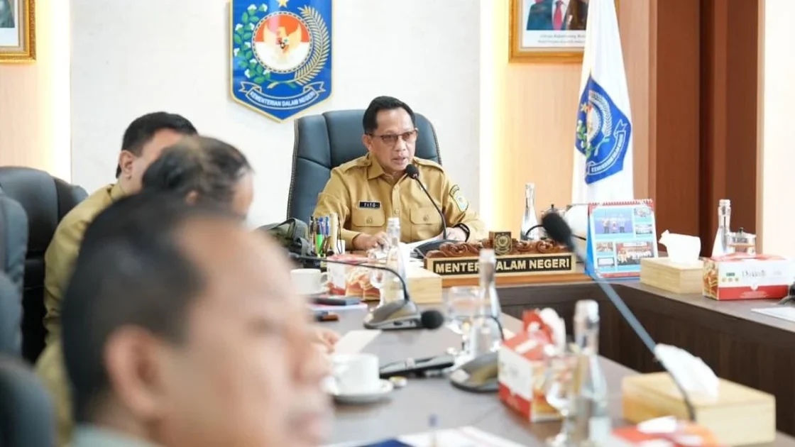 Mendagri Minta Pemda Perkuat Larangan Bakar Lahan