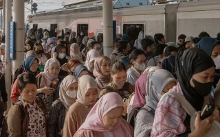Dua Tahun Prabowo-Gibran, Saat Warga Pilih Downgrade Hidup