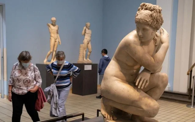 Mengapa Aphrodite Jadi Dewi Cinta yang Kontroversial?