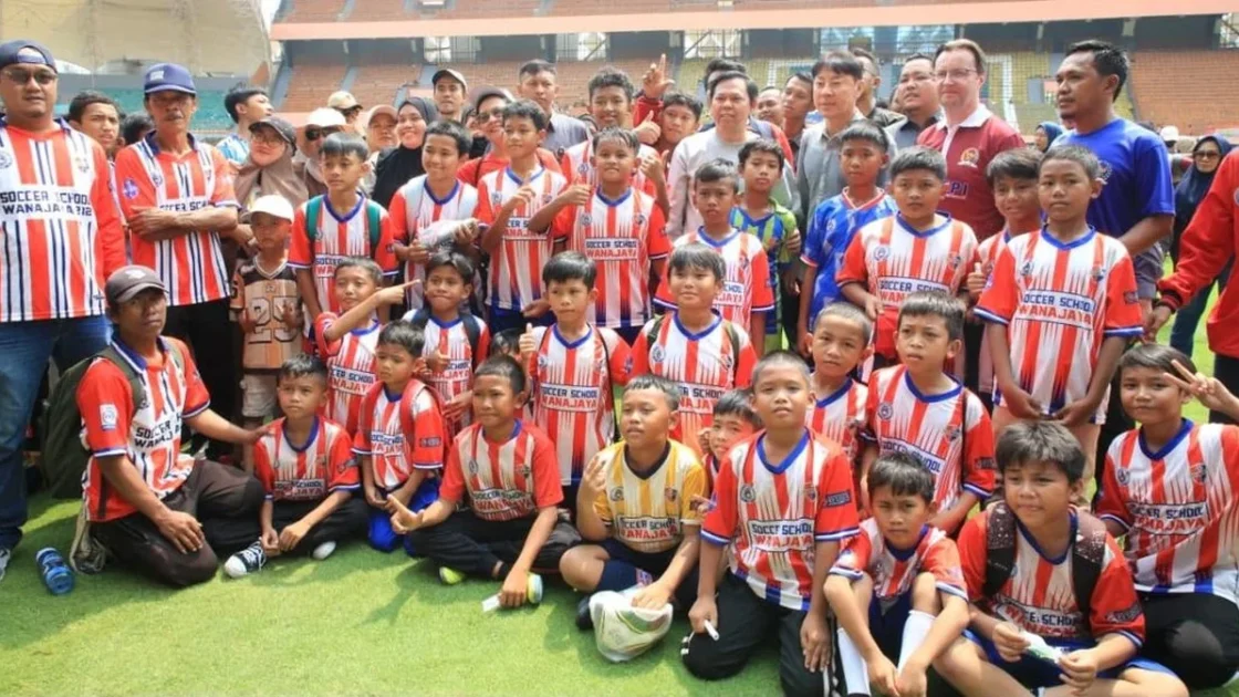 Sultan Najamudin Dorong Pembinaan Pesepak Bola Muda