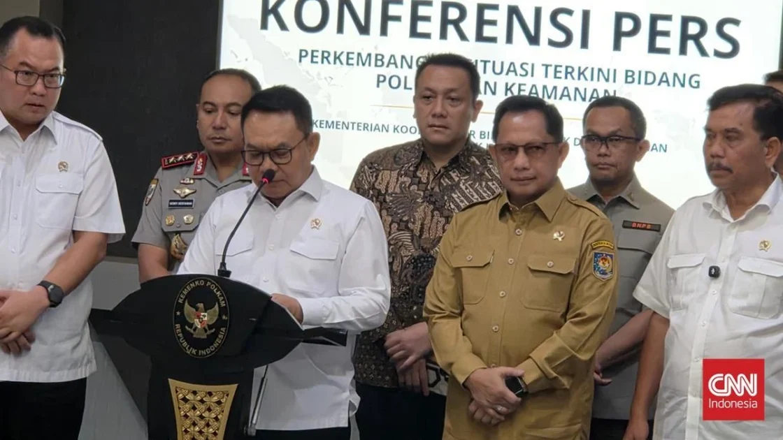 Dudung Bahas Karhutla hingga Ekonomi Bersama Menteri