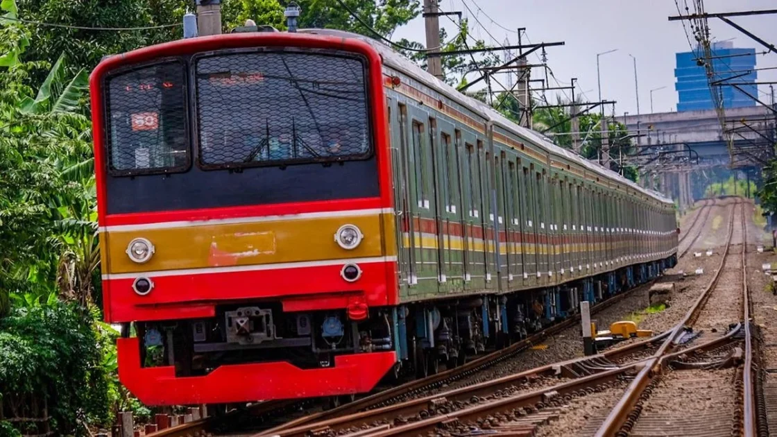 Wanita Tertemper KRL di Jakpus, Tiga Perjalanan Terhambat