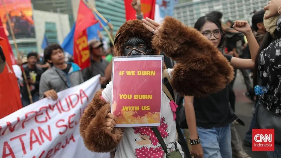 Massa Demo Bubar, Jalan Sudirman-Thamrin Kembali Dibuka