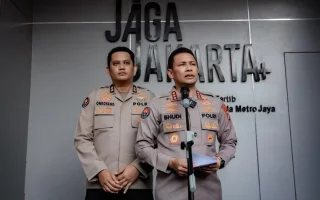 Polisi Usut Misteri Teh Kemasan Berbusa saat Unjuk Rasa