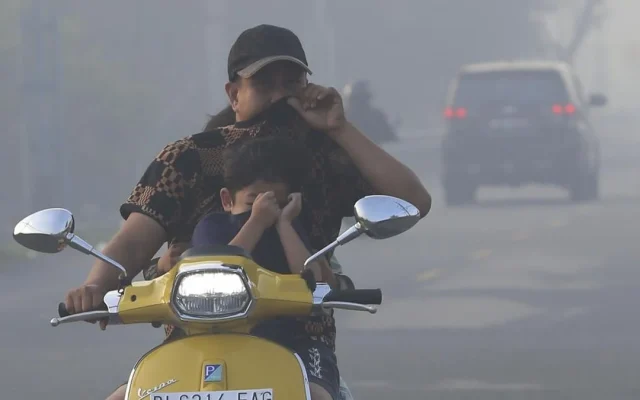 Sumut Diselimuti Kabut Asap Kiriman dari Karhutla