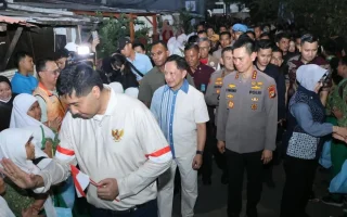 Polda Metro Salurkan 1.000 Sembako di Kampung Ambon Jakbar