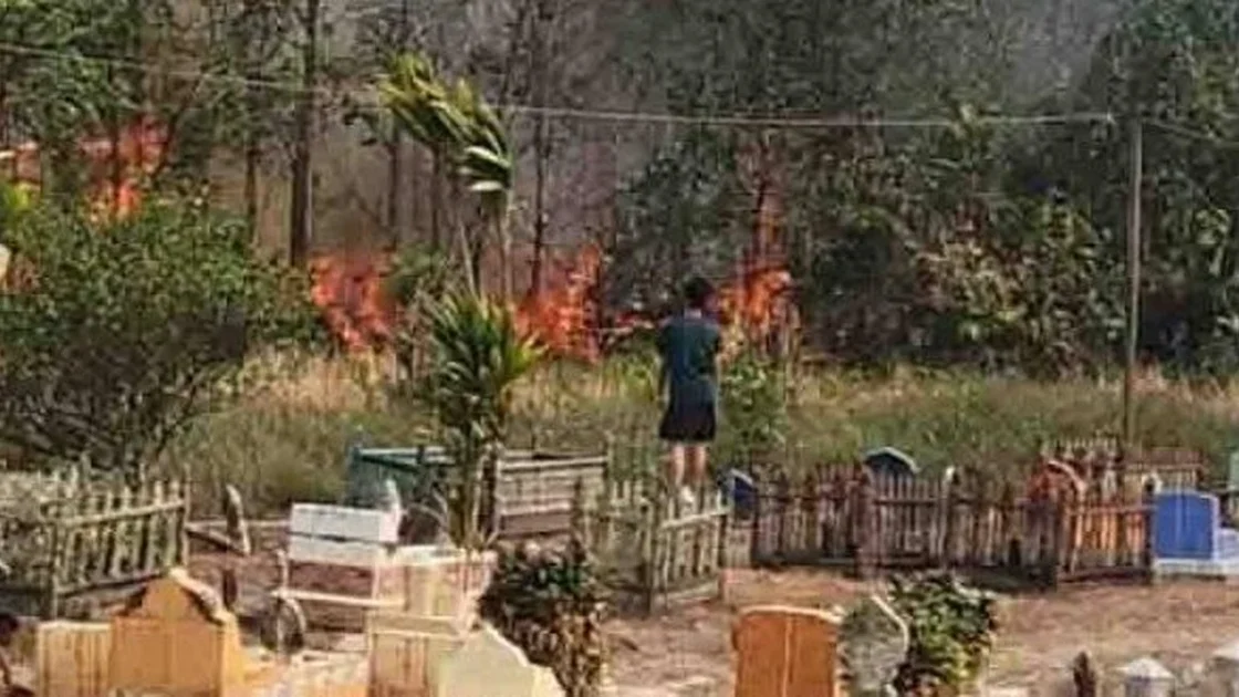 Karhutla Kapuas Meluas, Api Hampir Jangkau Pemakaman