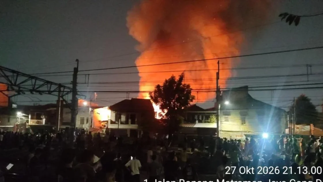 Kebakaran Rumah di Menteng Jaya Jakpus, 20 Damkar Dikerahkan