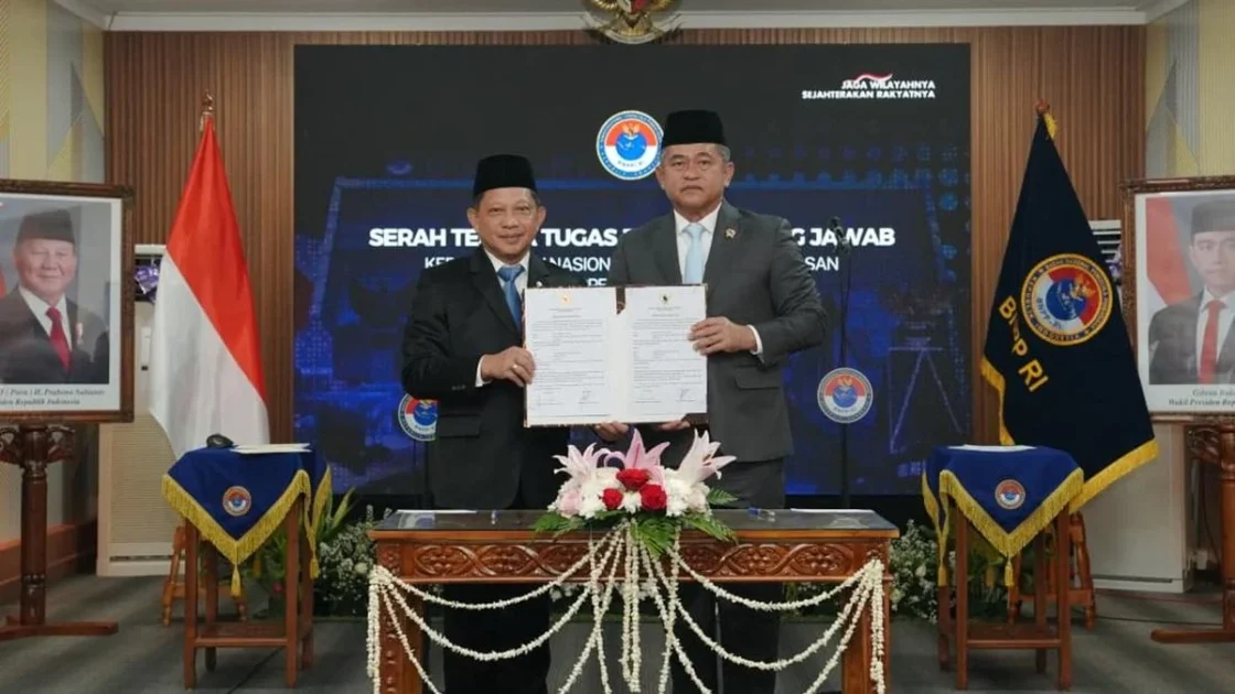 Mendagri Serahkan Jabatan Kepala BNPP kepada Maruli Simanjuntak