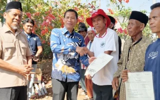 Kementrans Bagikan 109 Sertifikat Tanah di Lombok Timur