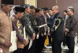 Kementrans Serahkan 194 Sertifikat Tanah di Sijunjung