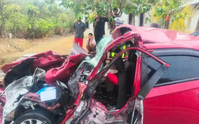 Mobil Tabrak Truk di Bangka Tengah, 1 Keluarga Tewas
