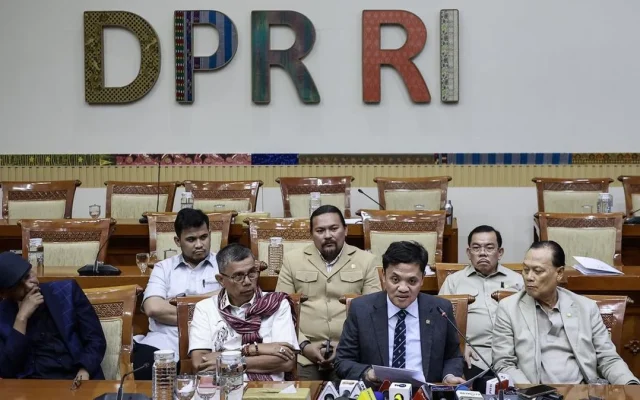 DPR Tolak Usul Luhut Kerugian Negara Bukan Korupsi