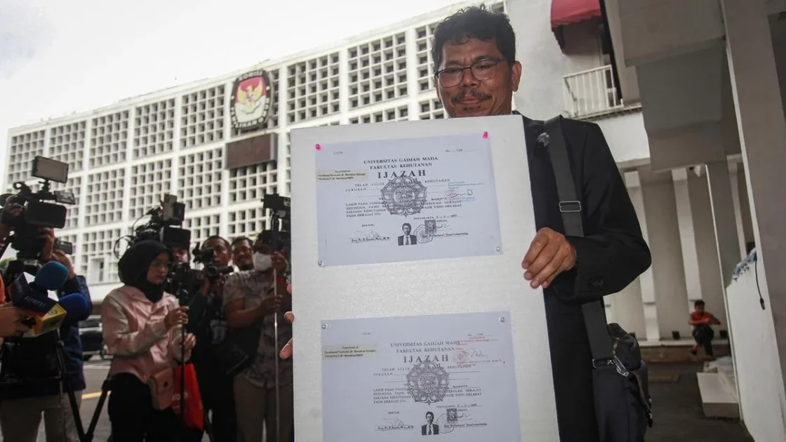 Bonatua Gugat Ijazah Jokowi di PN Jakpus, Putusan 11 November