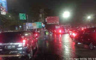Jalan Buperta Cibubur Macet Parah Usai Diguyur Hujan