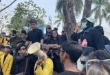 Demo Karhutla di Kalsel Ricuh, Pagar DPRD Roboh