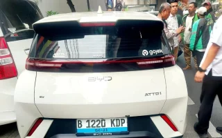 Sopir Ojol Patah Kaki Usai Ditabrak BYD di Panglima Polim