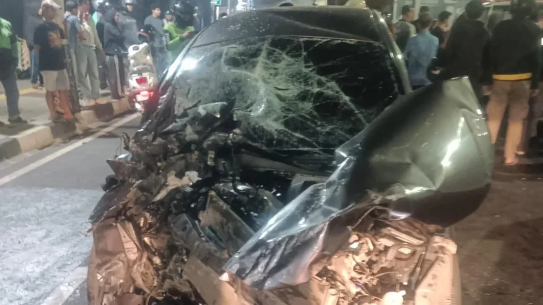 Mobil Tabrak Pikap di Rasuna Said, 1 Orang Tewas
